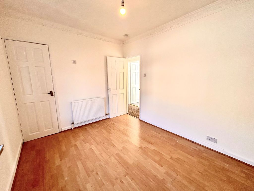 Additional image 6 of 3 bed terraced house to rentNorth Road, Ogmore Vale, Bridgend CF32