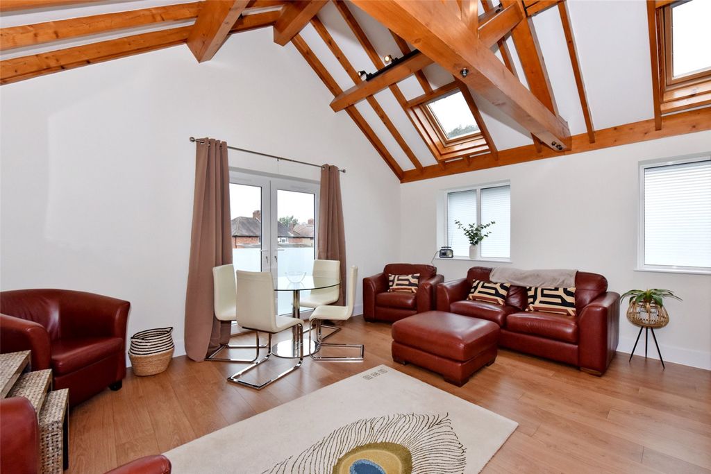 Additional image 4 of 2 bed flat to rentBeech House, 27 Little Marlow Road, Marlow, Buckinghamshire SL7