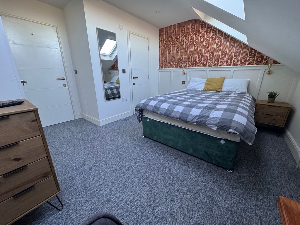 Additional image 2 of 2 bed shared accommodation to rent15 Russell Rise, Luton LU1