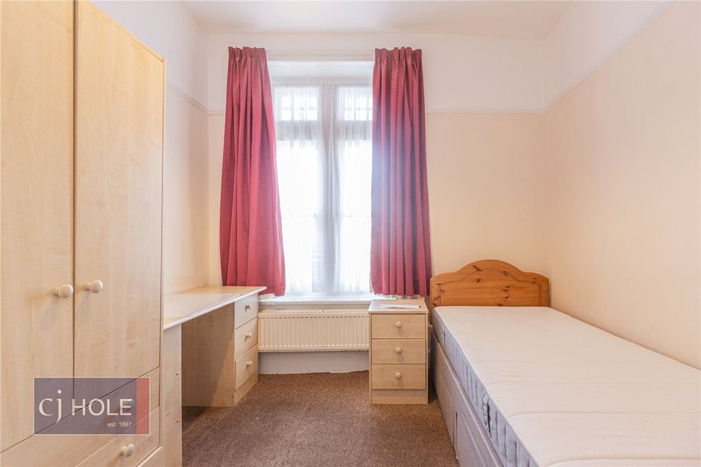 4 bed shared accommodation to rentOldbury Court Road, Fishponds, Bristol BS16 photo 4