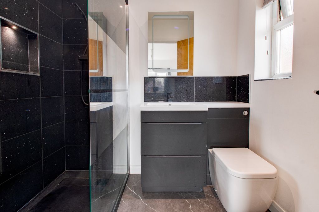 Additional image 16 of 4 bed detached house to rentStoke Road, Bromsgrove, Worcestershire B60