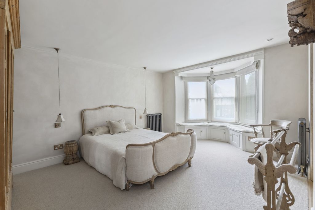 Additional image 8 of 4 bed terraced house to rentLodge Court, The Street, Shoreham-By-Sea BN43