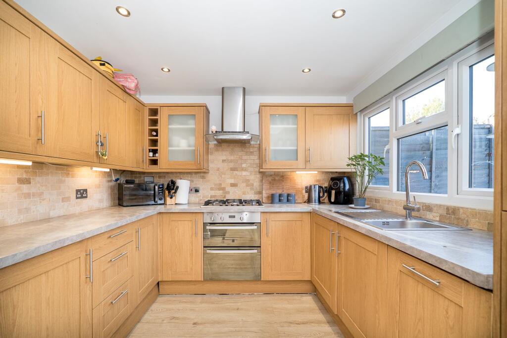 Additional image 3 of Tavistock Close, St. Albans, AL1