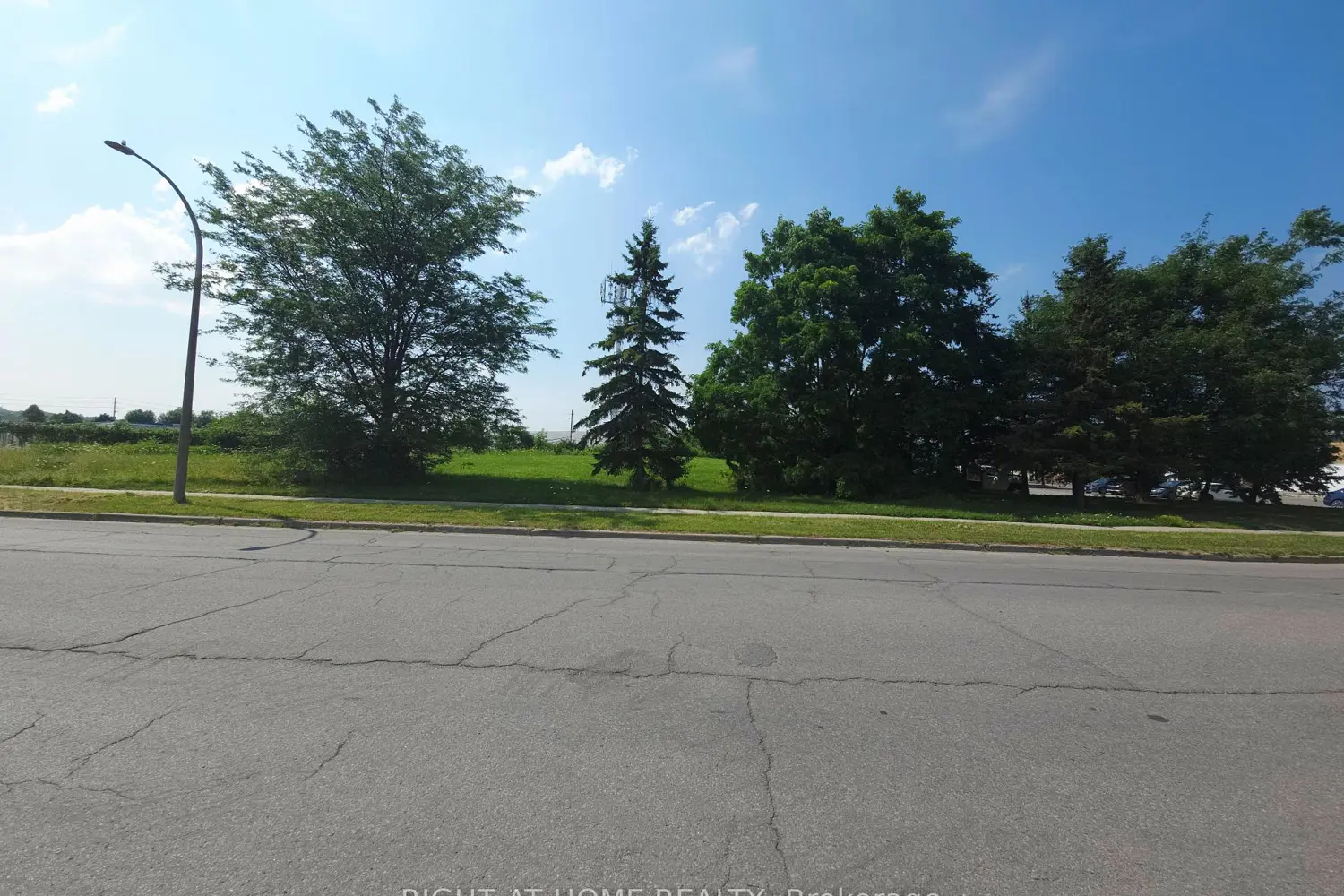 5351 Canotek Road photo 4