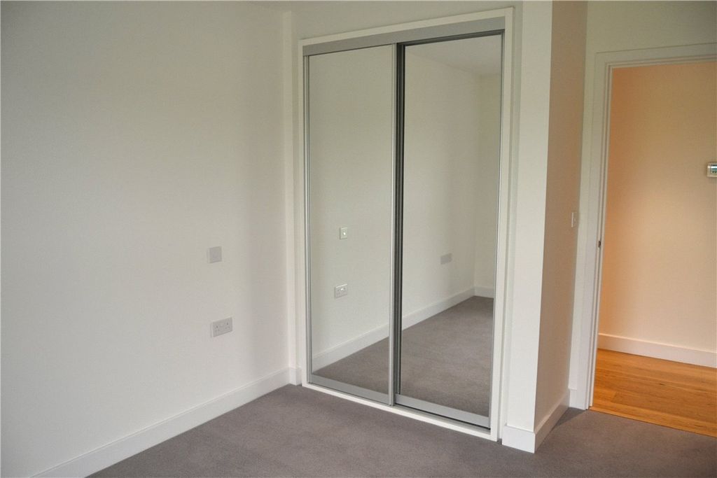 Additional image 8 of 2 bed flat to rentKingman Way, Newbury, Berkshire RG14