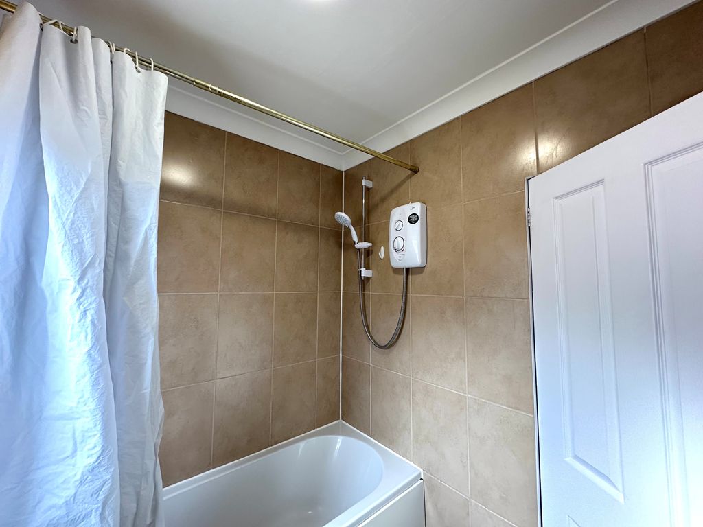 Additional image 8 of 3 bed semi-detached house to rentWindsor Avenue, Falkirk FK1
