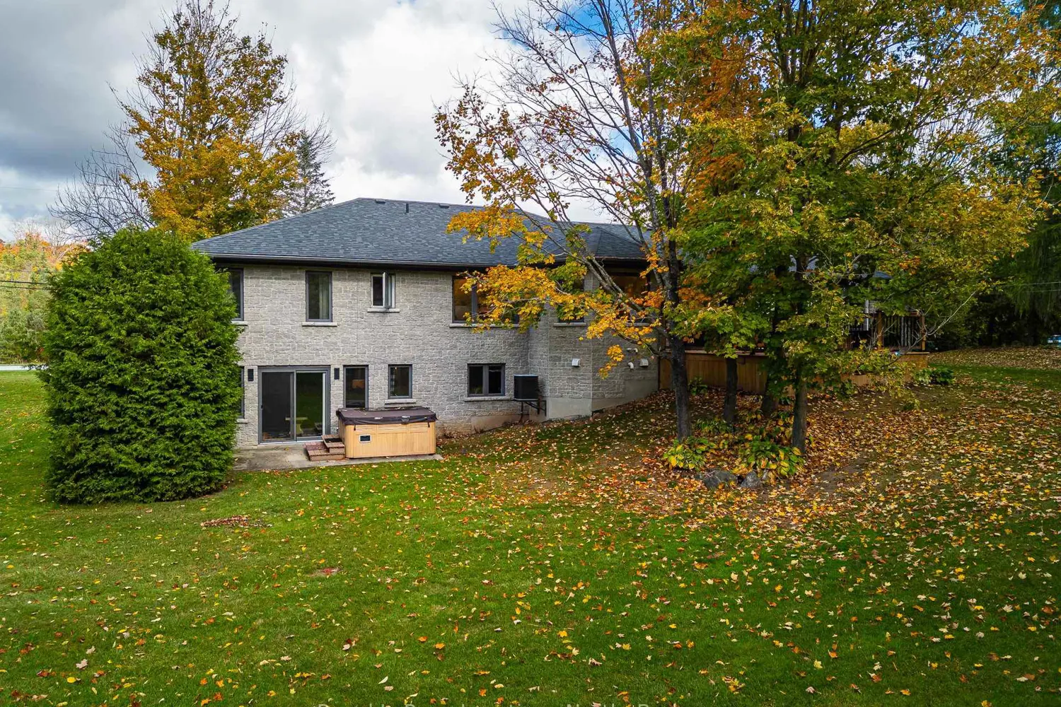 Additional image 19 of 103478 Grey 18 Road