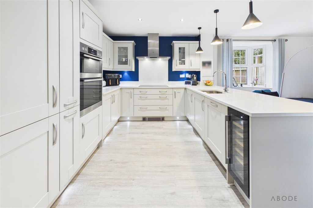 Additional image 8 of 5 bed detached house to rentGalloway Road, Drakelow, Burton-On-Trent DE15