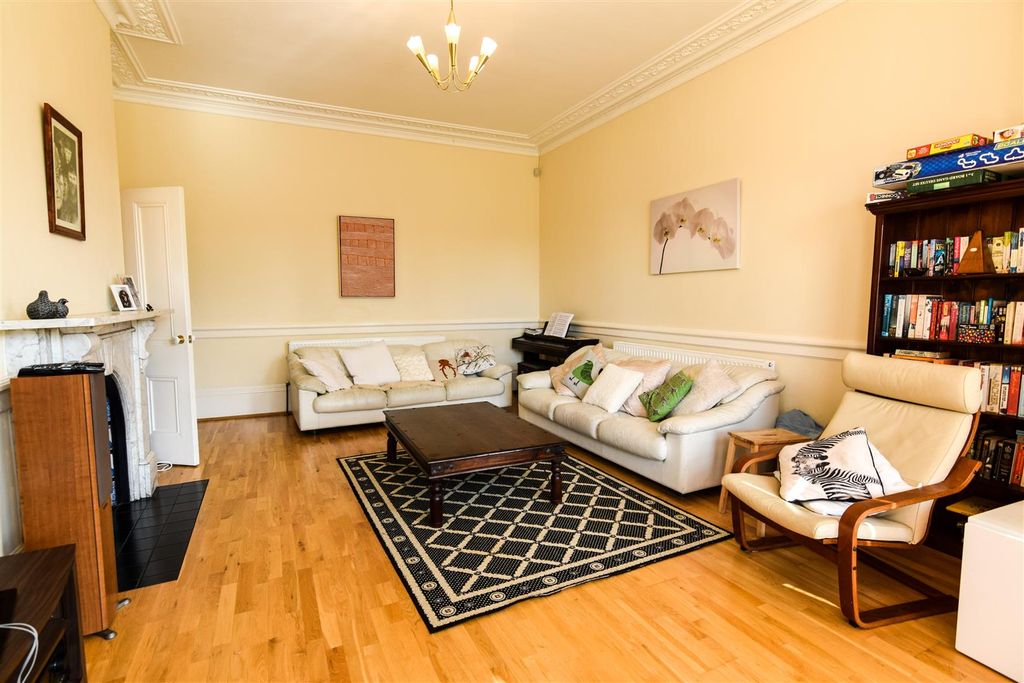 Additional image 7 of 6 bed semi-detached house to rentWarwick Place, Leamington Spa CV32