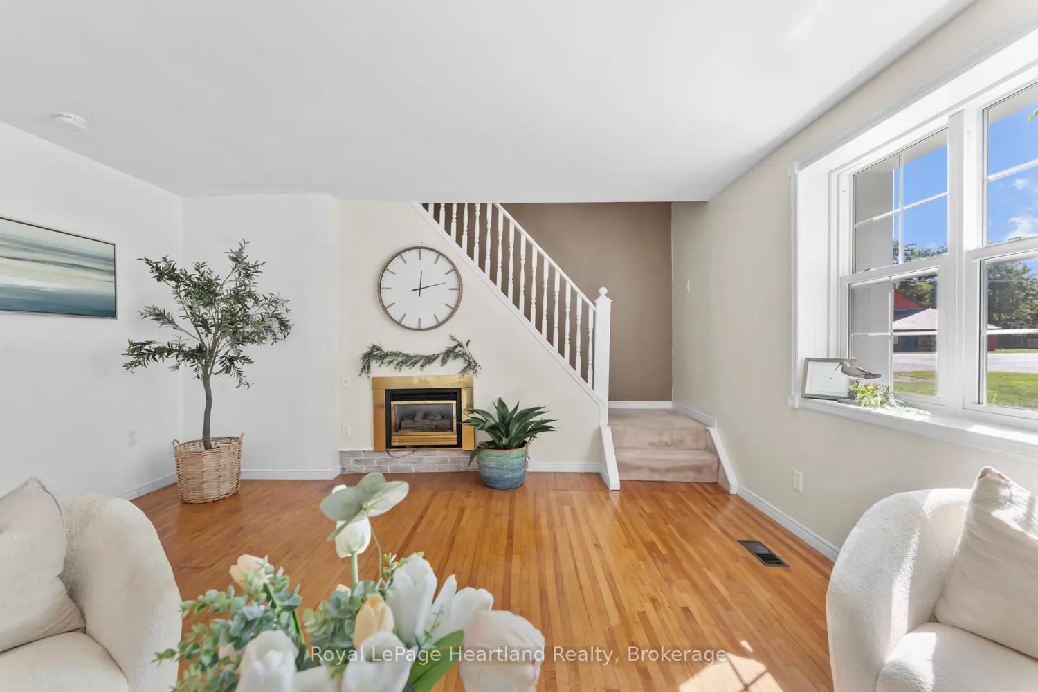 Additional image 8 of 5 The Square