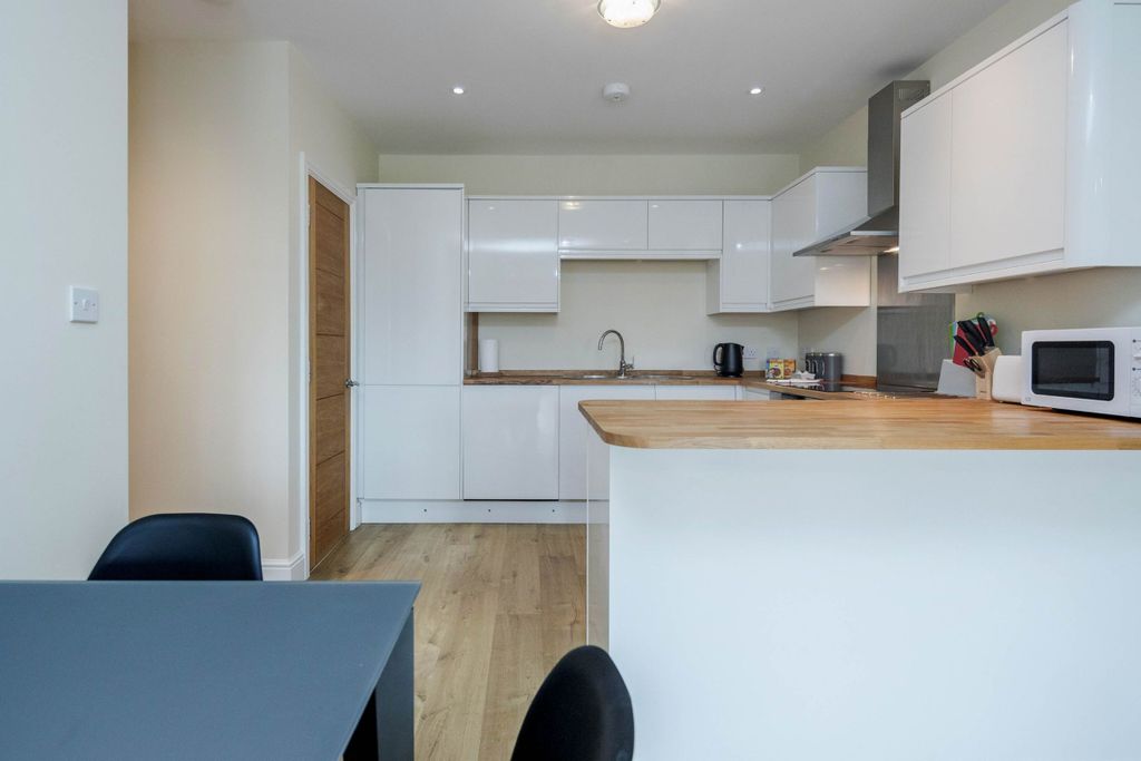 Additional image 14 of 2 bed flat to rentQueen Street, Maidenhead SL6