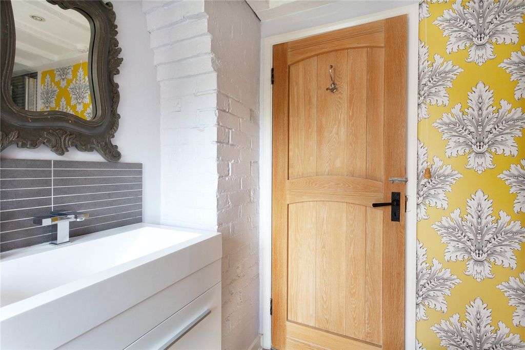 Additional image 13 of 7 bed detached house to rentMill Lane, Kidmore End, Reading RG4