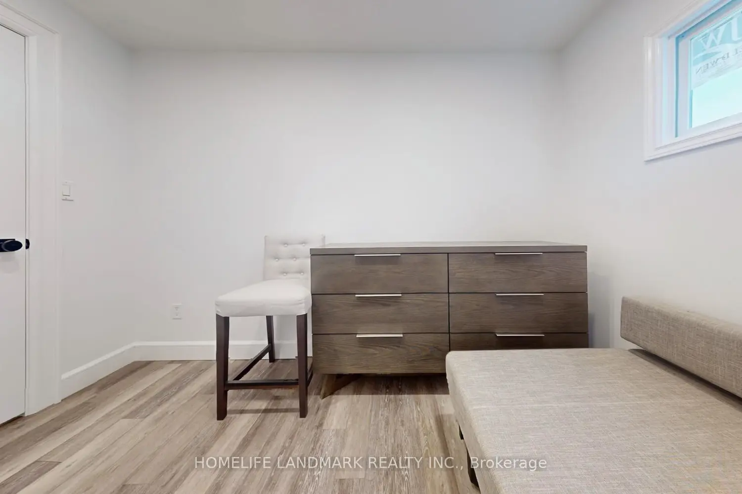 Additional image 16 of 208 Lakeshore Drive