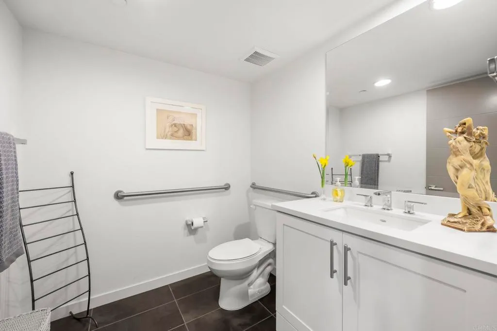 Additional image 11 of 2563 State Street, Carlsbad, CA 92008