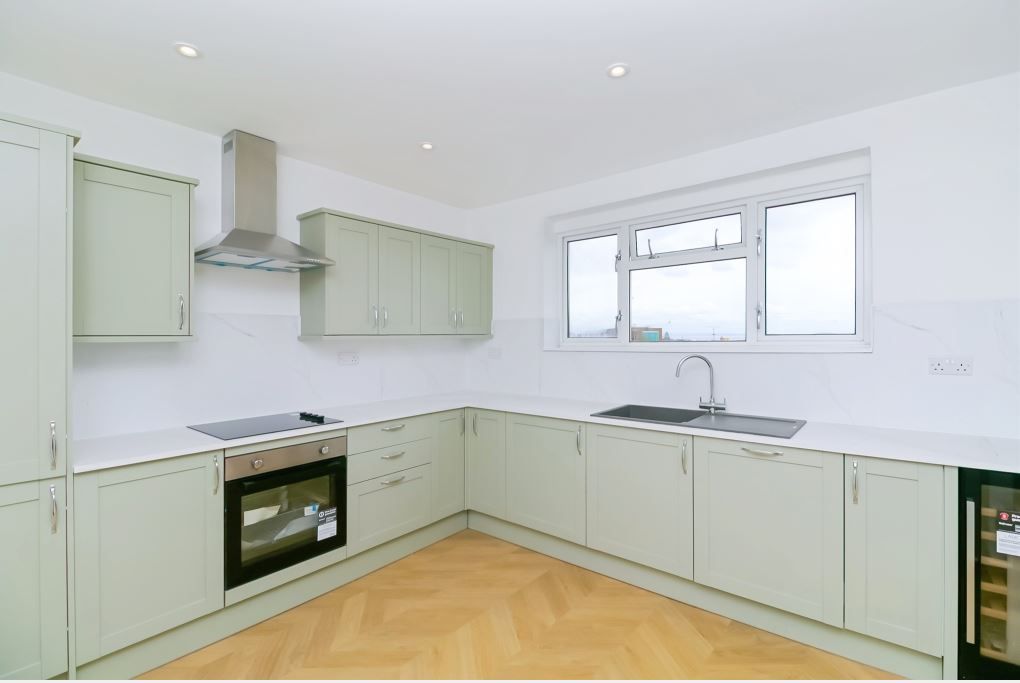 Additional image 3 of 4 bed bungalow to rentSt. Pauls Avenue, Barry CF62