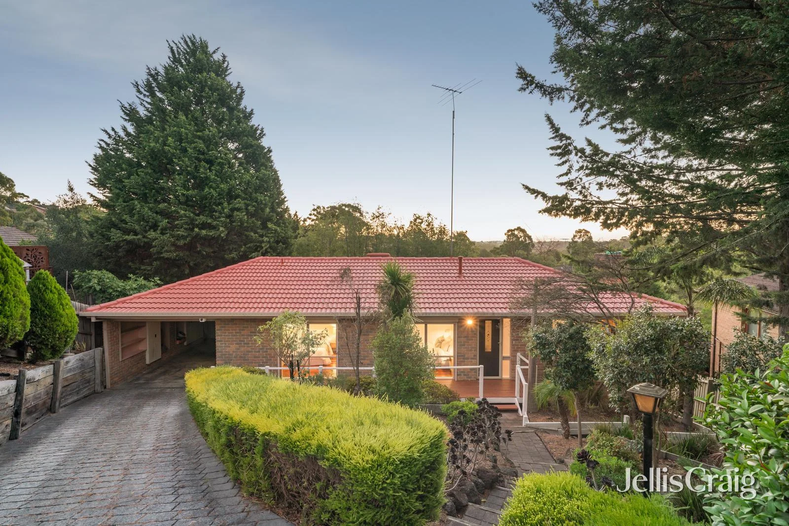 8 Acworth Court, Greensborough VIC 3088