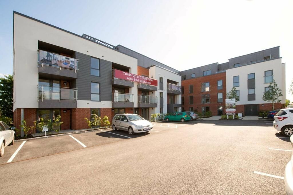 2 bed flat to rentKeeper Close, Taunton TA1