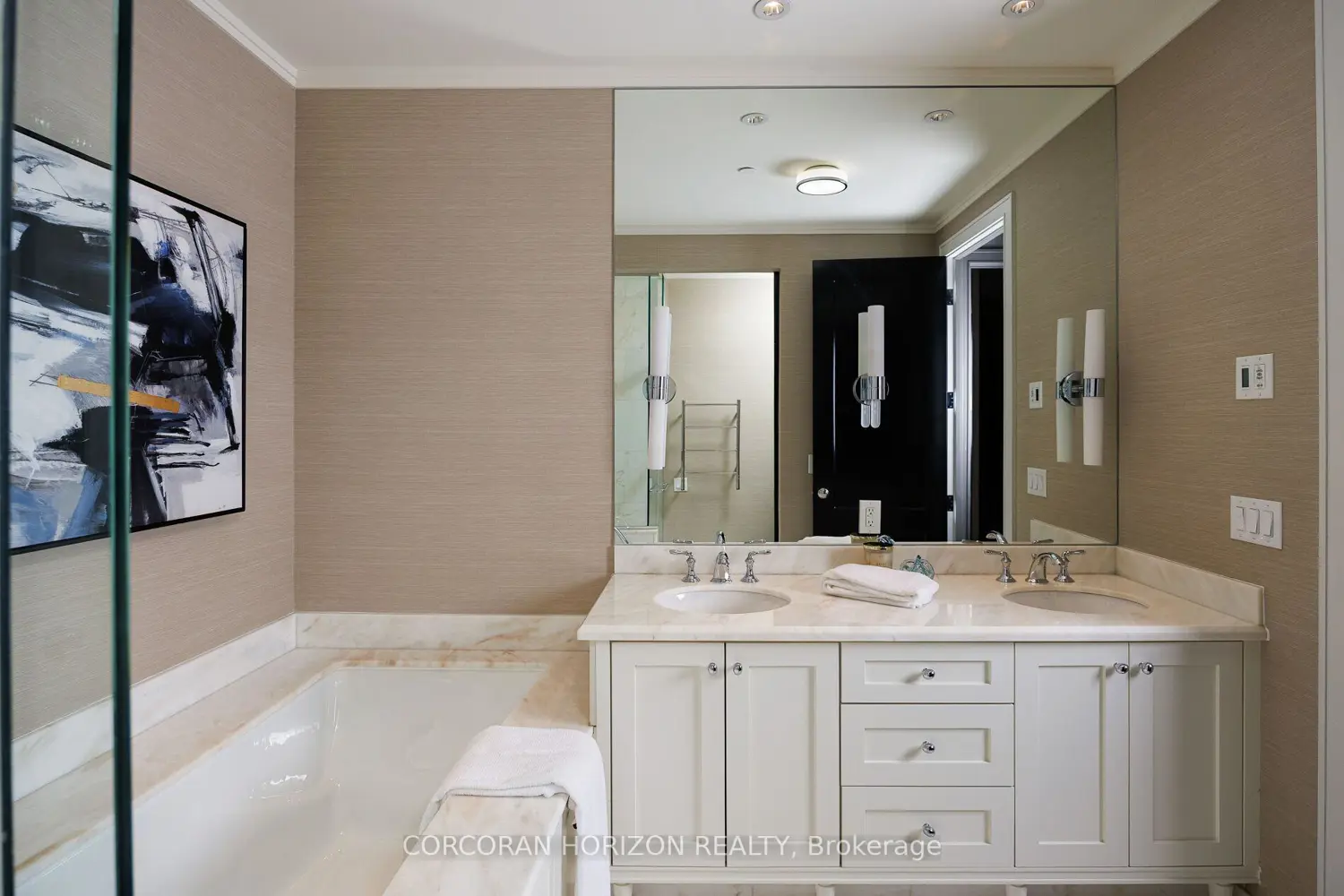 Additional image 16 of 183 Wellington Street 2403