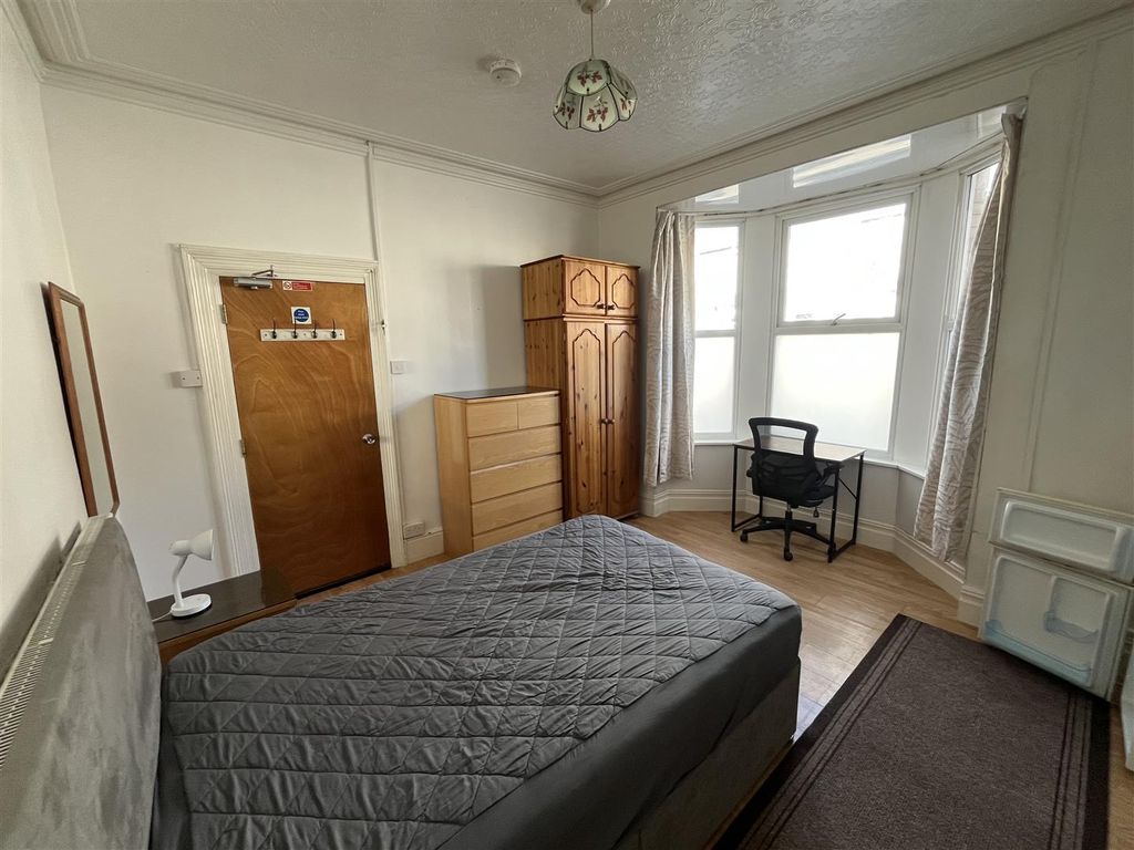 Additional image 3 of Room to rentCowbridge Road, Bridgend CF31