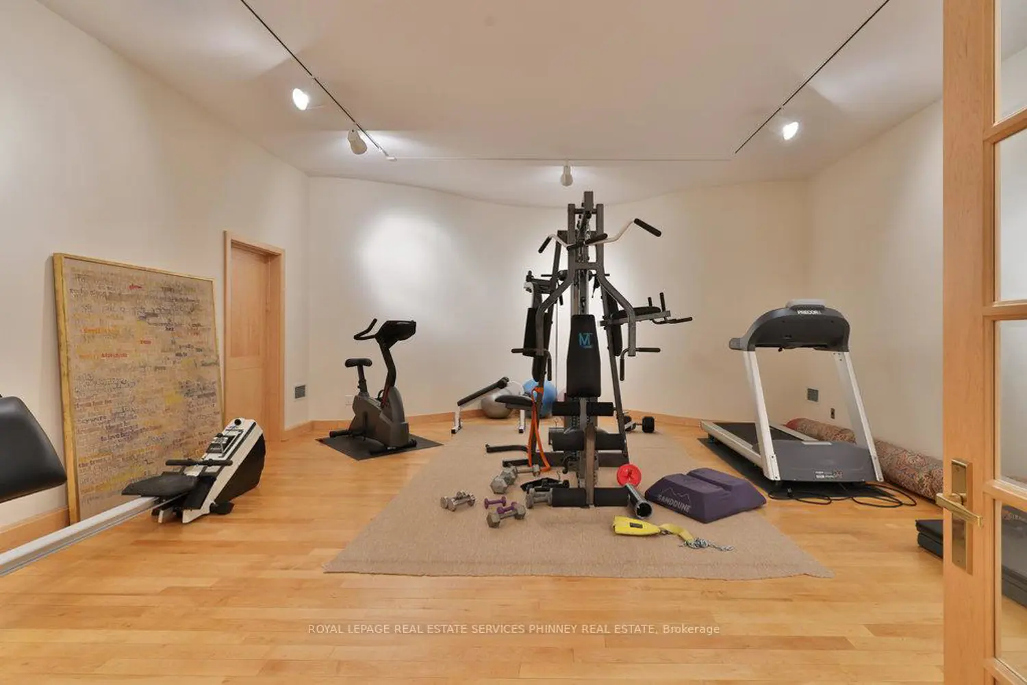 Additional image 15 of 937 Whittier Crescent