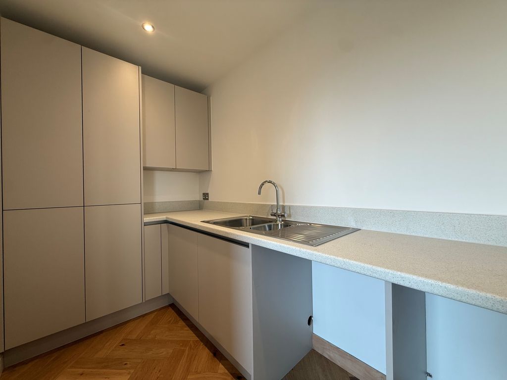 Additional image 9 of 5 bed detached house to rentOld Rydon Lane, Exeter EX2