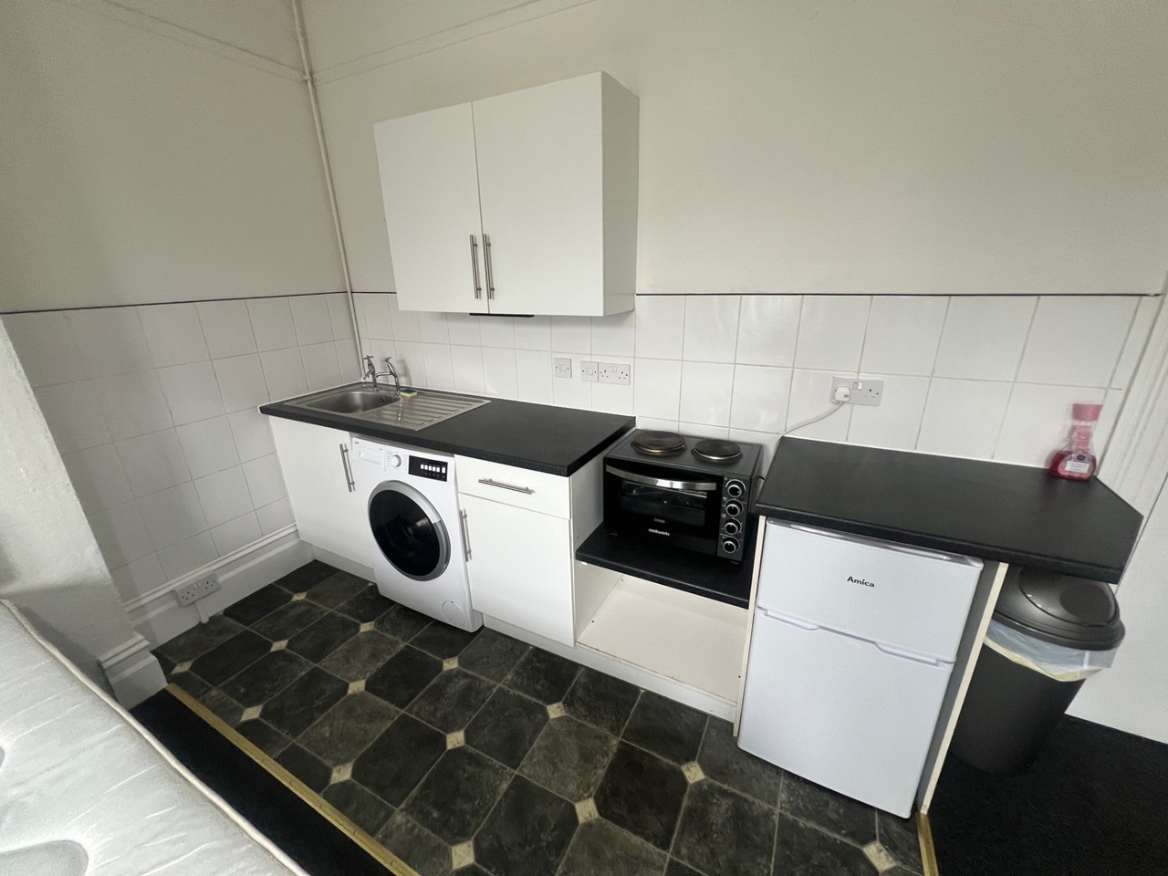 Additional image 3 of Bedsit, Chesterfield Road, BS6, N1 7GU