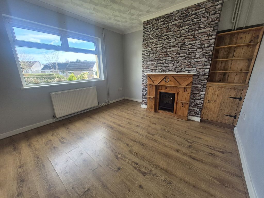 Additional image 5 of 3 bed semi-detached house to rentElidyr Road, Newbridge, Newport NP11