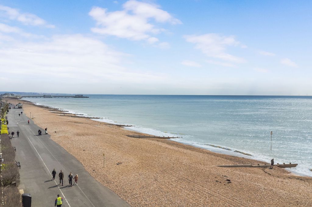 Additional image 13 of 2 bed flat to rentHeene Road, Worthing BN11