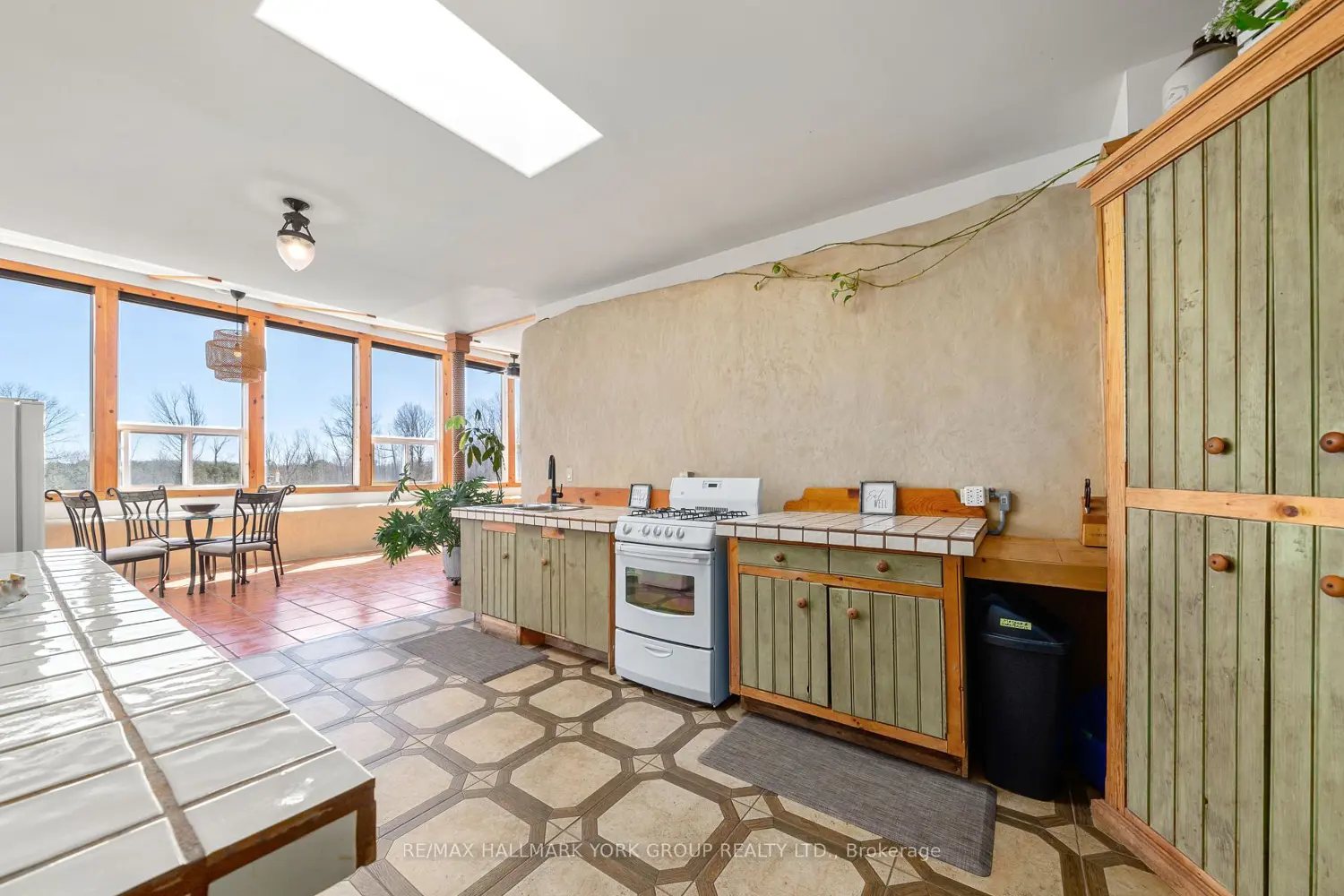 Additional image 6 of 1375 Queensborough Road