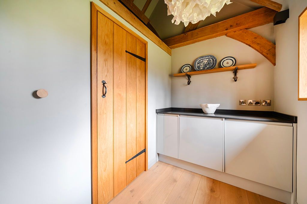 Additional image 6 of 1 bed detached house to rentPickhurst Road, Godalming GU8
