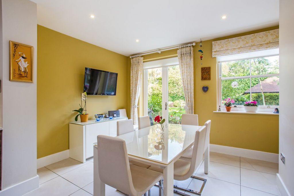 Additional image 5 of 3 bed flat to rentRosewood, Burleigh Road, Ascot, Berkshire SL5