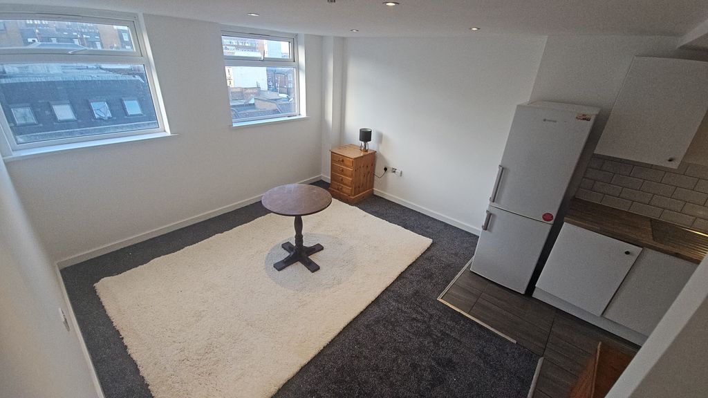 Additional image 7 of 4 bed flat to rentChapel Street, Luton LU1