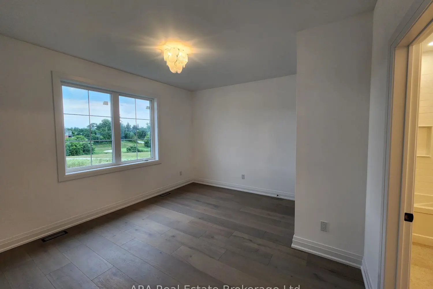 Additional image 15 of 2 Hilton Lane 33