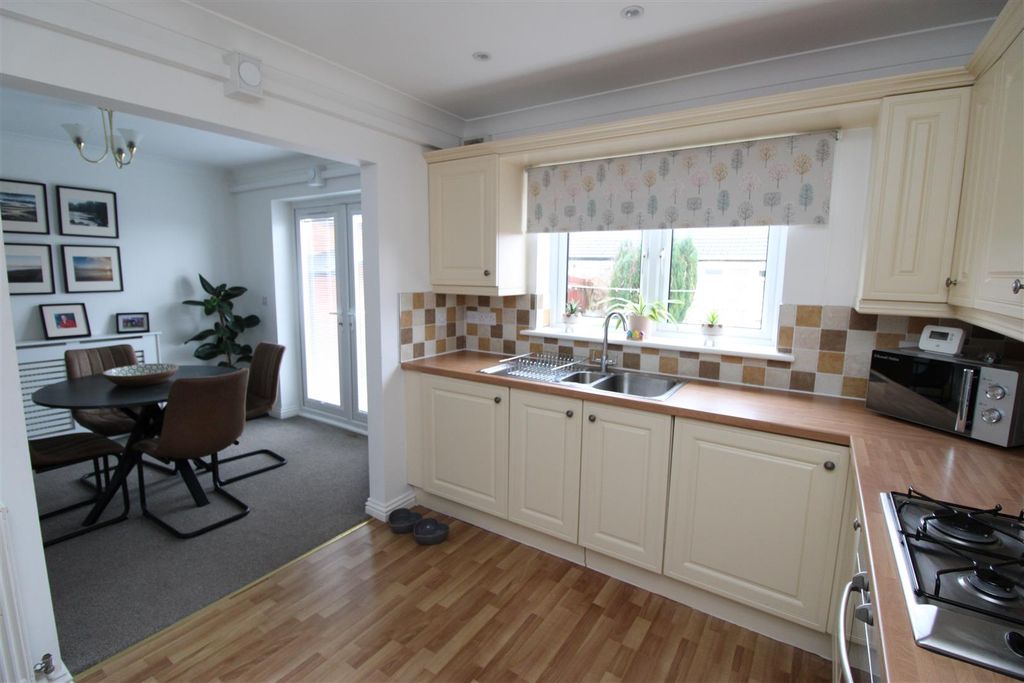 Additional image 3 of 3 bed detached house to rentClos Y Graig, Bargoed CF81