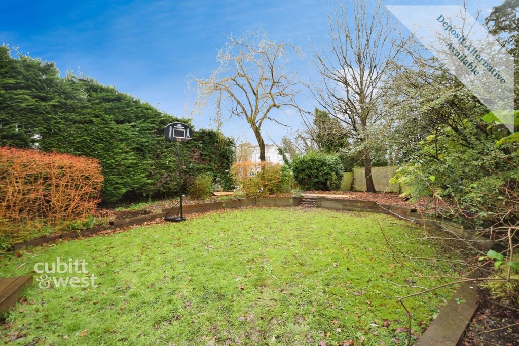 Additional image 26 of 6 bed detached house to rentCrawley Lane, Crawley RH10