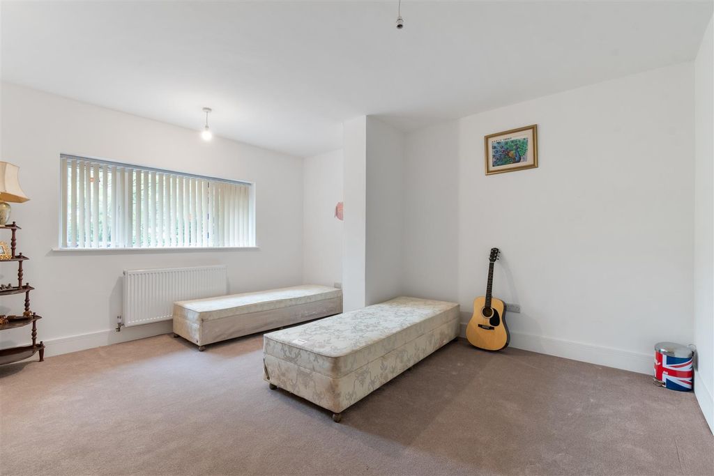 Additional image 19 of 5 bed detached house to rentKeepers Road, Sutton Coldfield B74
