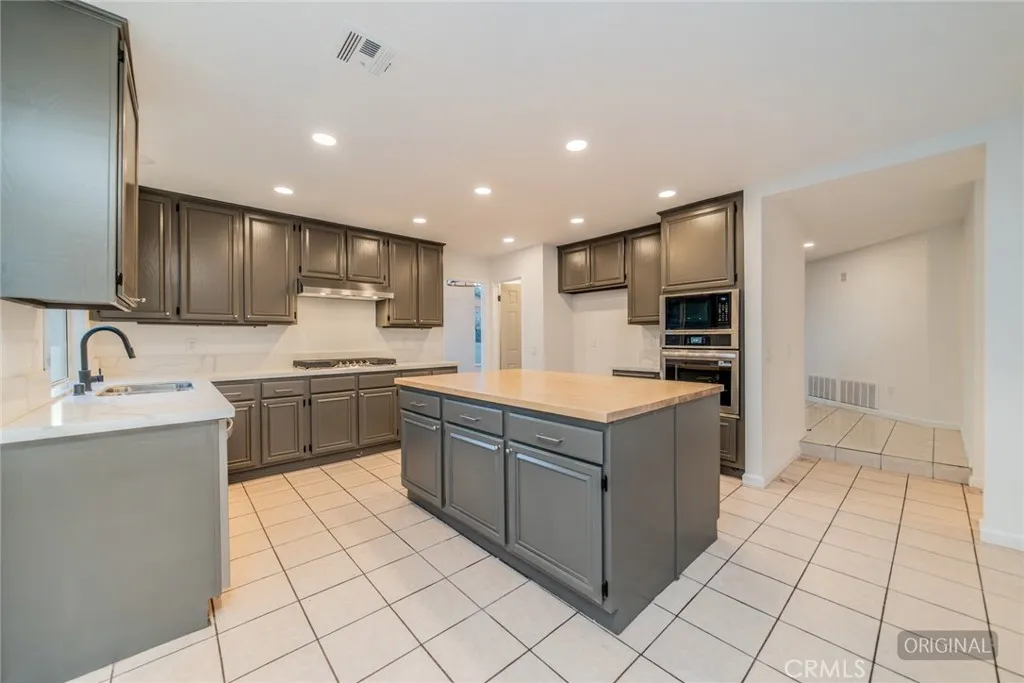 Additional image 14 of 2674 La Morada Dr, Rialto, CA 92377