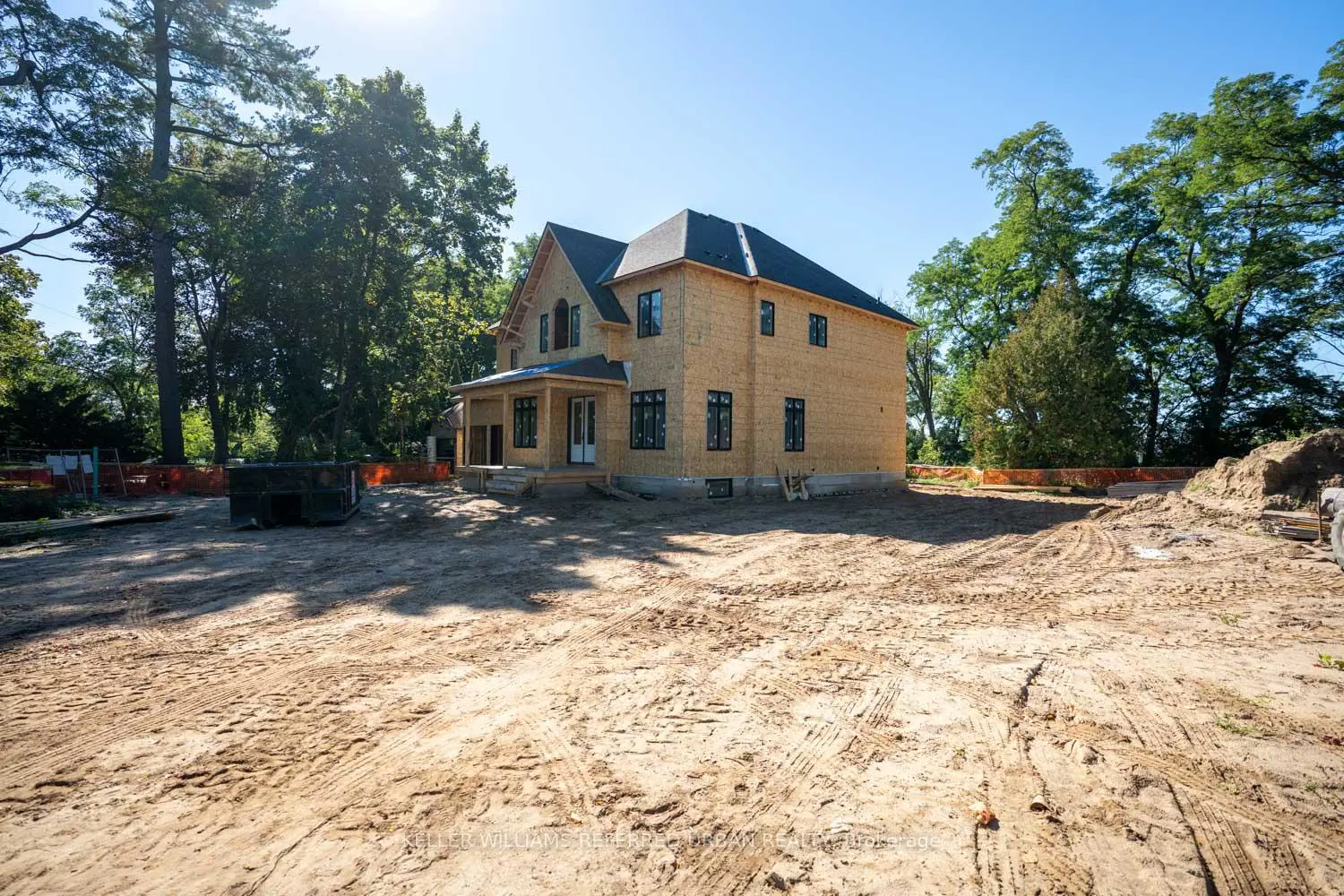 Additional image 12 of 1429 Dundas Crescent