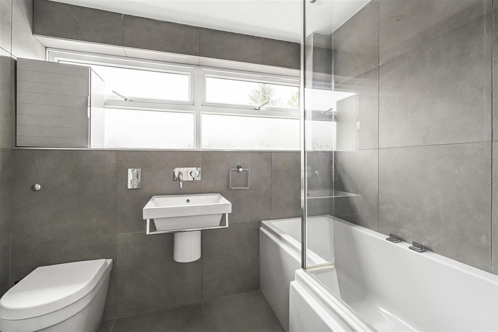Additional image 21 of 4 bed town house to rentSt. Marks Court, Cambridge CB3