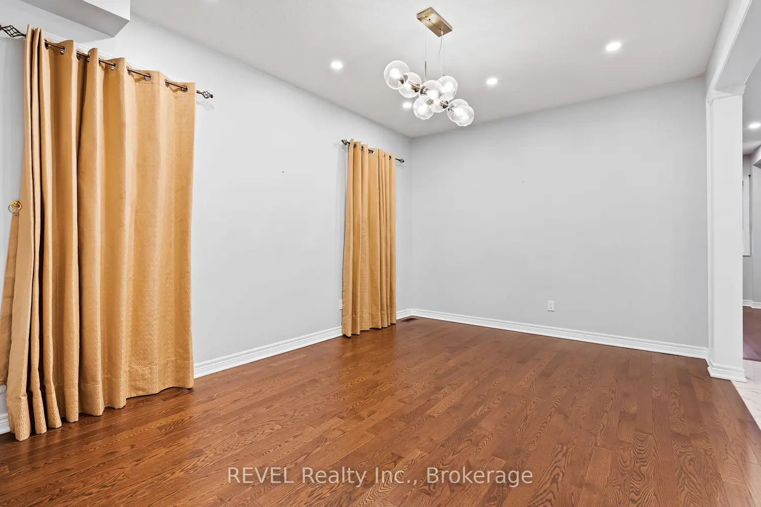 Additional image 4 of 32 Sparkle Drive