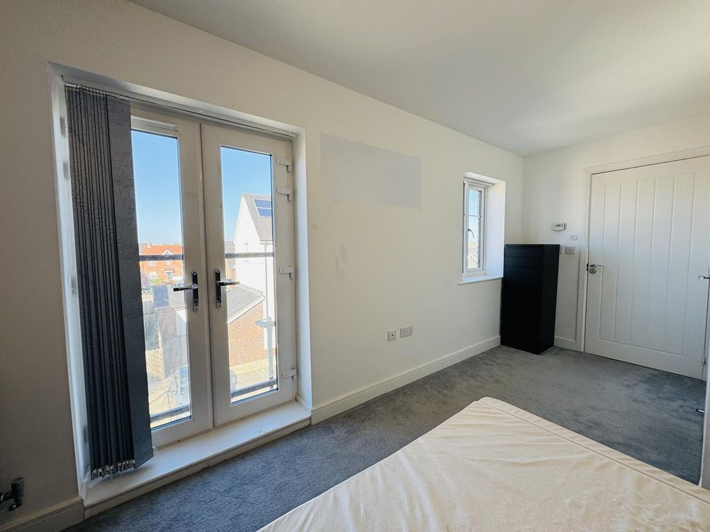 Additional image 8 of 2 bed flat to rentBeryl Close, Crawley RH10