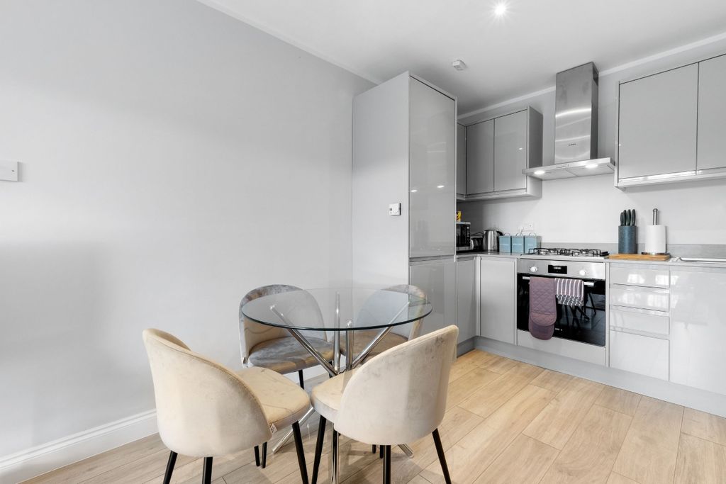 Additional image 9 of 2 bed flat to rentWest Wycombe Road, High Wycombe HP12