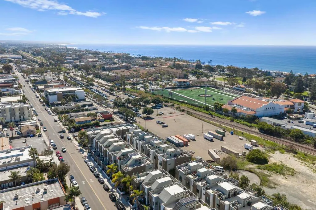 Additional image 102 of 2563 State Street, Carlsbad, CA 92008