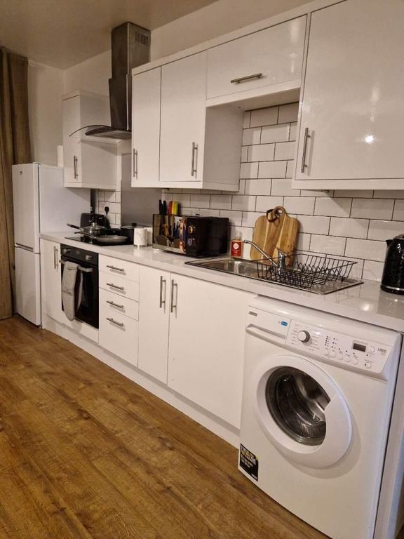Additional image 9 of 2 bed flat to rentPark Street, Minehead TA24