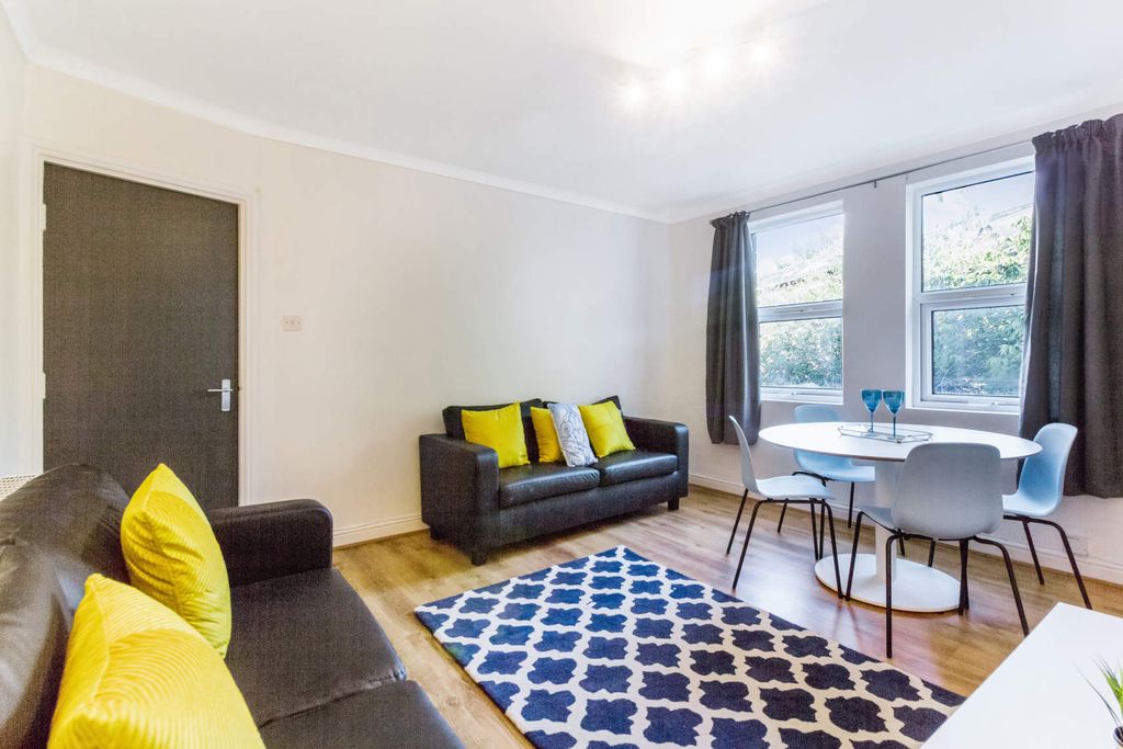 Additional image 2 of 5 bed shared accommodation to rentSt Michaels Lane, Leeds LS6