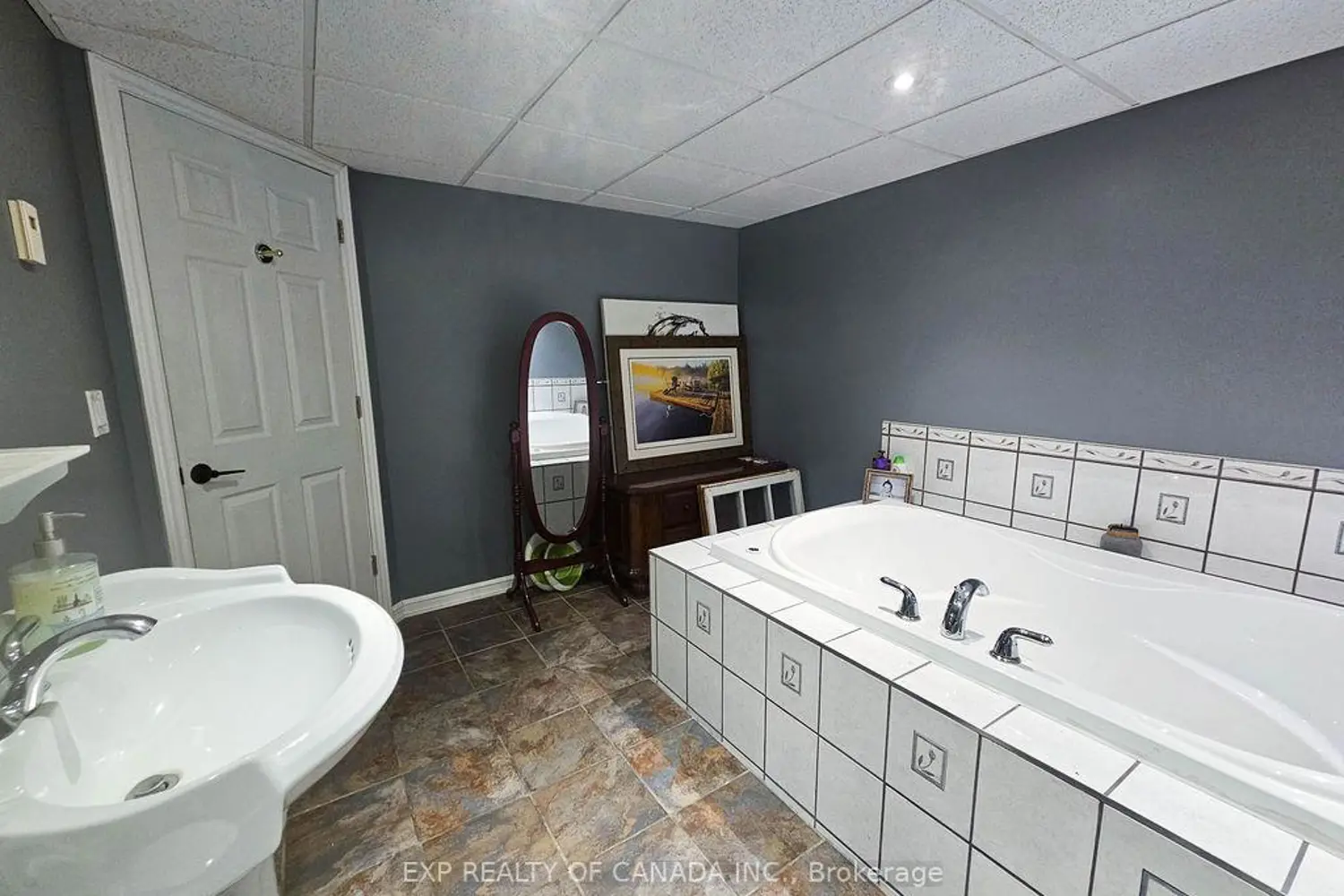 Additional image 13 of 132 Highway No. 11 South Highway