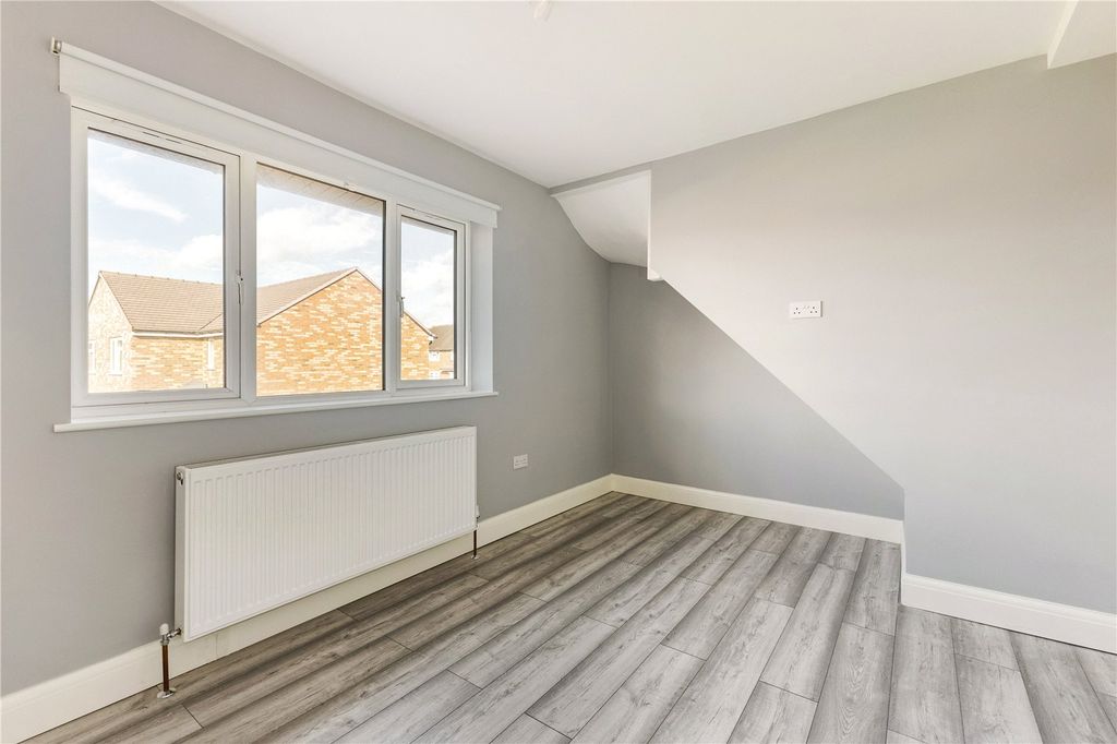 Additional image 11 of 8 bed semi-detached house to rentRockley Road, Luton, Bedfordshire LU1