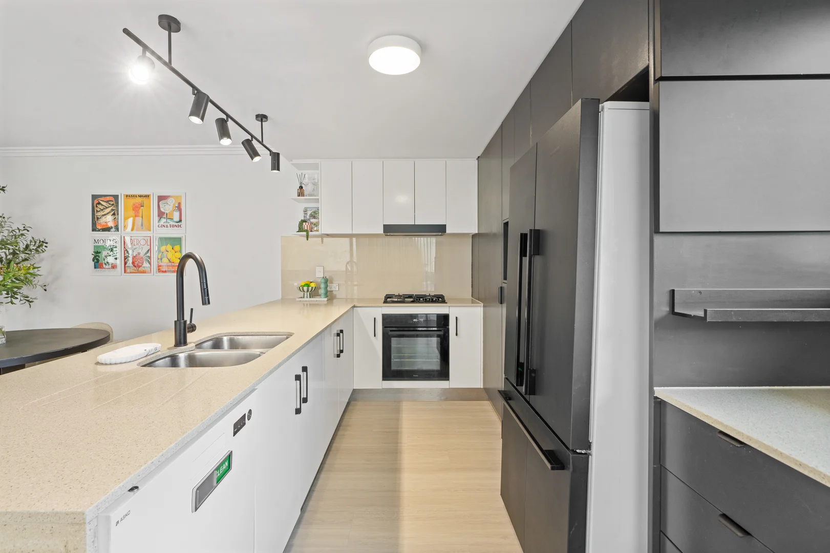 Additional image 9 of 18/53 Darrambal Street, Chevron Island QLD 4217