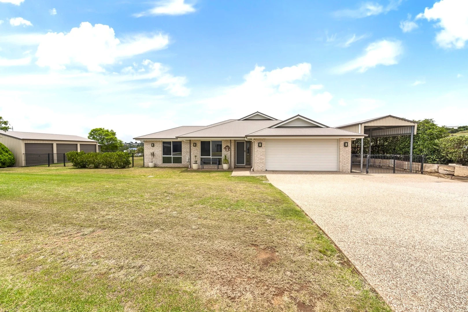 6 Wedgetail Drive, Highfields QLD 4352