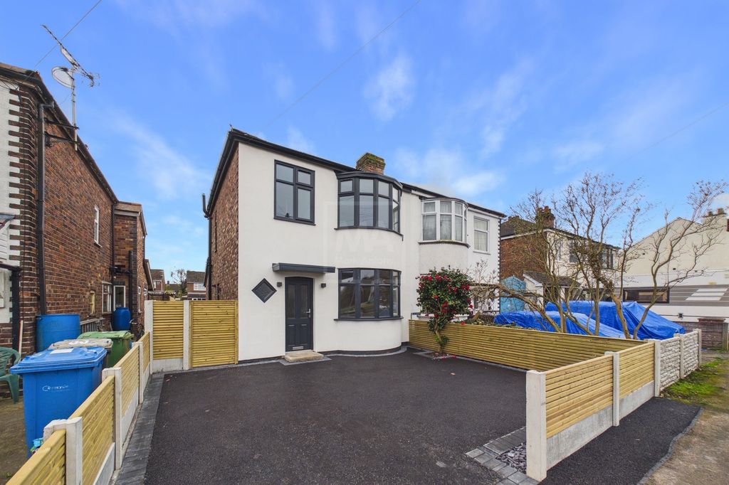 3 bed semi-detached house to rentFearnhead Lane, Fearnhead WA2